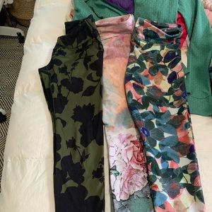 Workout lot-3 pairs of leggings and zip up